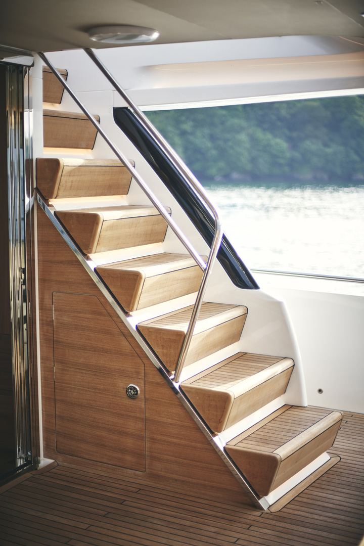 Stairs to flybridge