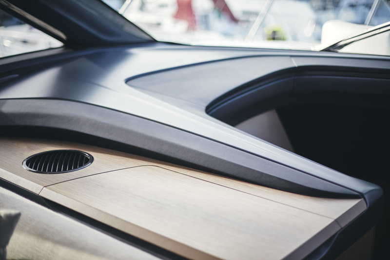 Forward saloon detail