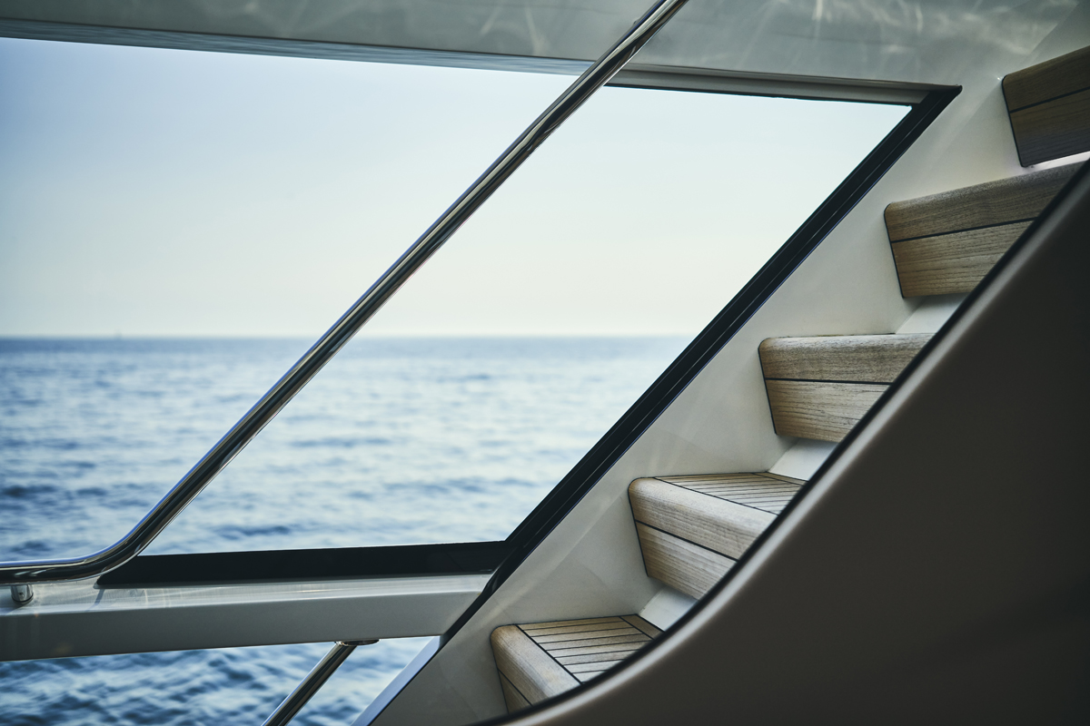 External stairs to skylounge